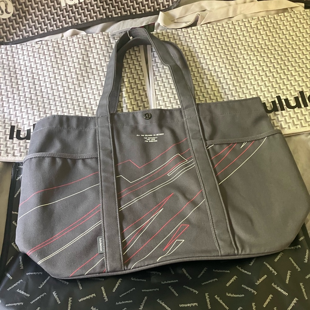 NWT Daily Multi-Pocket Tote *Pride, 20 L, Traverse Grey